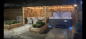 Rhos Walia,near Snowdonia,Hot tub